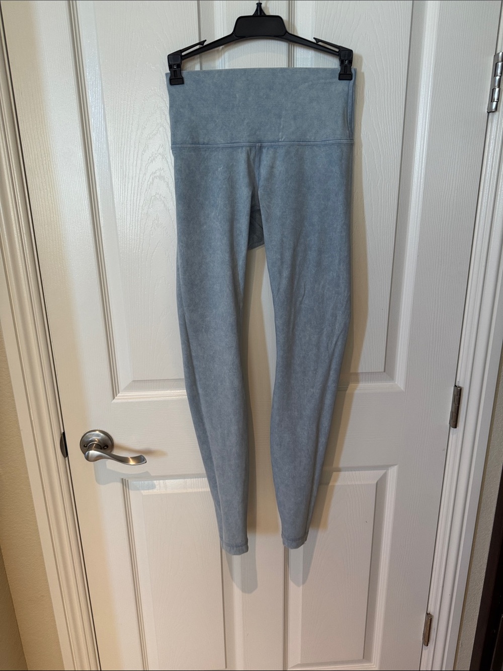 Lululemon size 6 NWOT High-Waist Women’s Light blue Gray Leggings Jeans